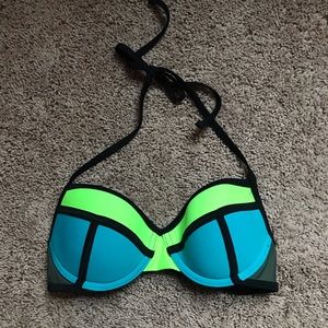 Color block bikini top